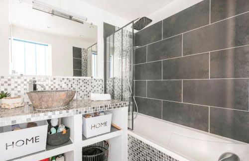 Maison de vacances à l'Ayguade classée 3 étoiles, climatisée,3mn à pied plage et restos ,5mn aéroport, 10mn gare - Foto 24