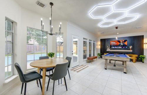 Amazing Getaway Home - 4 Bedrooms 2,5 Baths - West Houston, Katy, Richmond - Huge Pool, Mini-Golf, PingPong, Billards, BBQ, Katy Asian Town, Typhoon Waterpark, King Bed - Foto 41