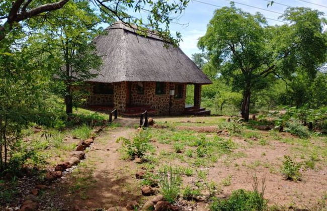 Charming Bush Chalet 1 on This World Renowned Eco Site 40 Minutes From Vic Falls Fully Catered Stay - 1975 - Foto 10