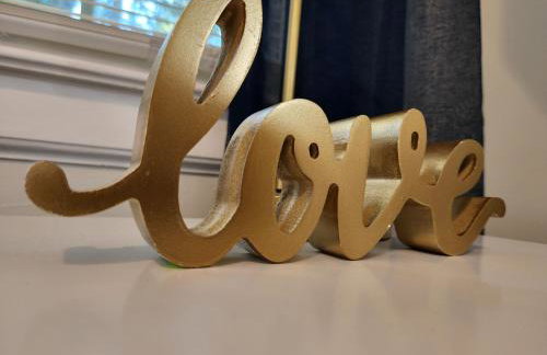 Spacious Centrally Located 3 Bed 2 Bath - Sleeps 8 - Foto 33