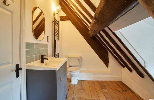 Host & Stay - The Coach House - Photo 18