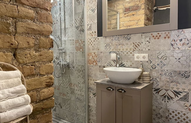 Exquisite 1Br/Ba Apt w/Free Parking in City Center - Foto 13