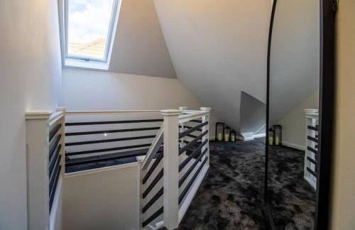 Luxury 4-Bedroom High-End Home, Includes Jacuzzi and Pool Table - Foto 57