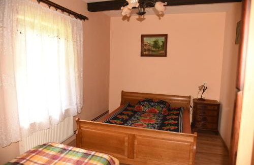 Dwor Trzesniow - Foto 14