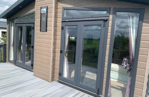 Muscovy Lodge with Hot Tub at Tattershall Lakes Country Park - Foto 3