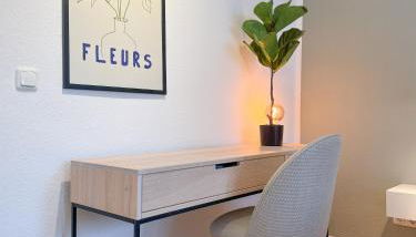 Moderne City-Wohnung mit Self Check-In und Free Wifi im Zentrum - Foto 5, furniture
