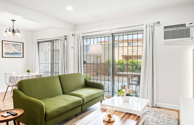 Modern Cozy Retreat Stylish Stay With Patio Parking - Foto 14