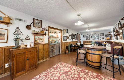 Pine Nest Retreat Saloon and Scenic Views - Foto 24