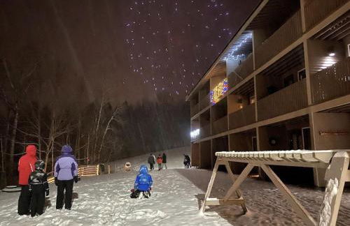 Sunday River Ski In Ski Out Mountain View Condo with Hot Tub Pool and Sauna! - Foto 13