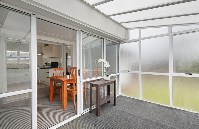 3 Bedroom In Papatoetoe w Parking - Wifi - Foto 16