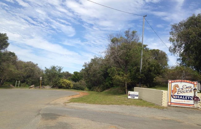 Emu Beach Chalets - Photo 55