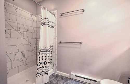 Hot Tub and Yard Stroudsburg Home in Poconos - Foto 25