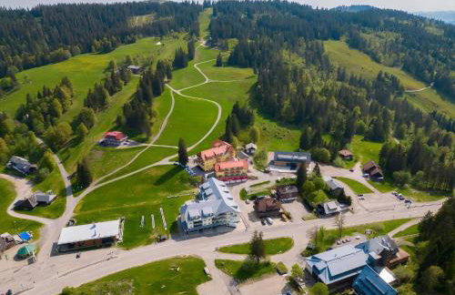 FeWo Auszeit am Lift I Direkt an der Skipiste I Whirlpool-Wanne I Tiefgaragenstellplatz I 2min zum Wanderweg - Foto 24