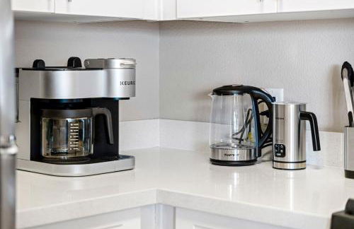 Designer Apt w Jacuzzi Walk To Casino & iMax - Foto 25