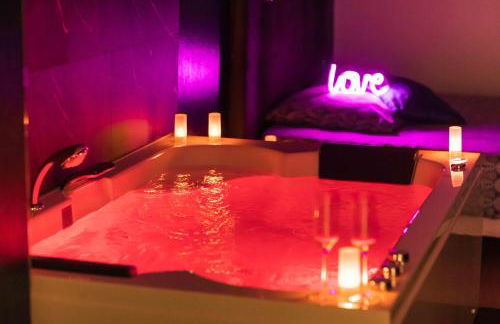 * Spa & Détente # Suite Privée # Tours # Netflix * - Photo 1