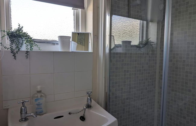 2 Bed Chalet - Sleeps 5 - Free Parking - Tv - Foto 9