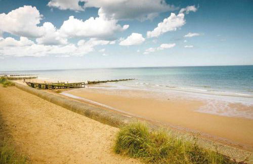 Sea View Beachfront House - Photo 15