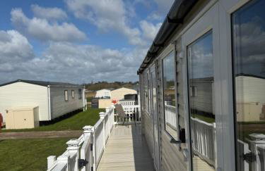 Serenity 2 and Serenity 1 Central lounge sleeps 6 3 bedrooms with 2 bathroom - Foto 3