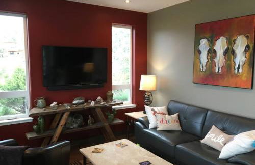 Barnwood Chateau with 2 Master Suites Hot Tub - Foto 14