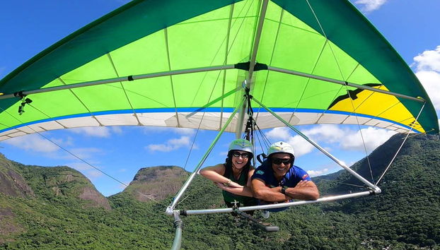 Durante il volo in deltaplano a Río de Janeiro