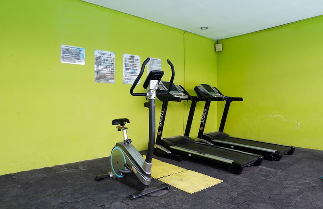 Homey And Tidy 2Br At Puri Mas Apartment - Foto 20