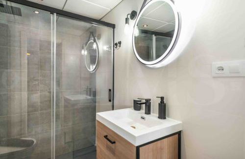 Modern Studio with Private Rooftop Terrace by REMS - Foto 18