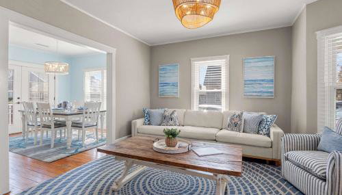 Walk to Beach at Historic Sears Kit Home - Foto 4