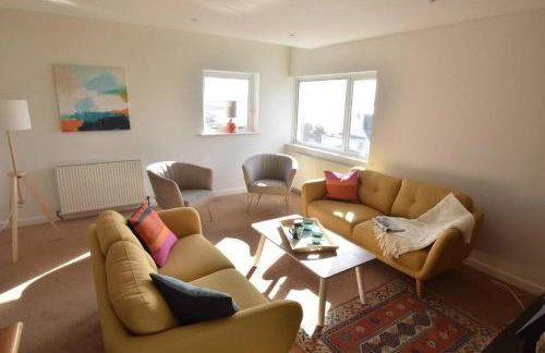 Family House - Breath Taking Views Over Mounts Bay - Photo 4