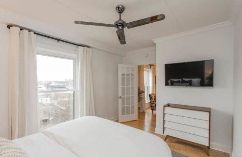 Two Condos on Music Row that Sleeps 14 with POOL and Parking - Foto 44