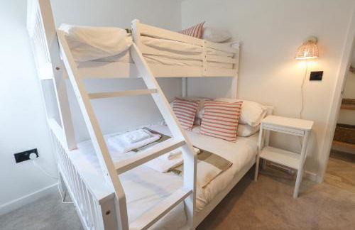 Tai Porth Llechog Bungalow by Birch Stays - Photo 32