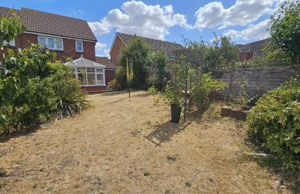 Quiet 3 bed semi with off street parking - Foto 53