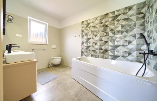 Beautiful Villa Vita Maris with heated pool - Foto 52