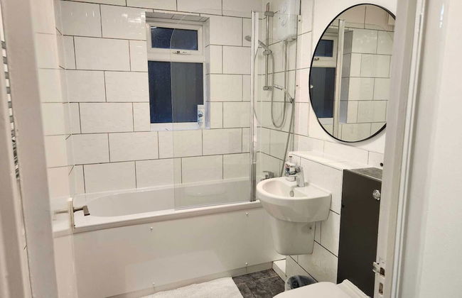 Grays Apartment With City Views Lakeside Shopping - Photo 13