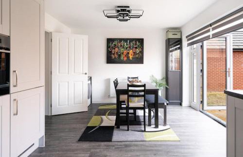 3 Bedroom House - Sleeps 8 - Driveway Parking - Foto 22