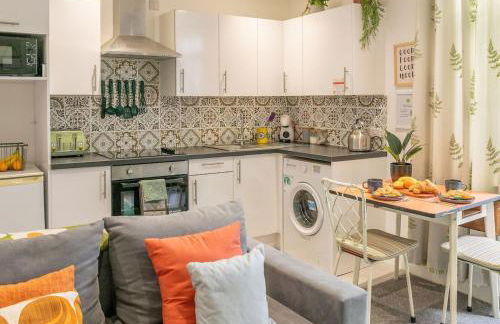 #08 Stylish Solihull Stay Sleeps 4 BHX NEC 10 mins - Free Parking - perfect for contractors and families - Foto 13