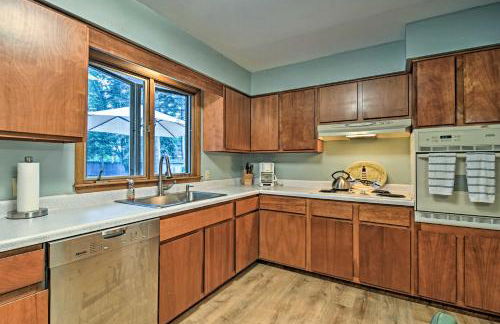 Lake Huron House with Grill and Beach Access! - Foto 7