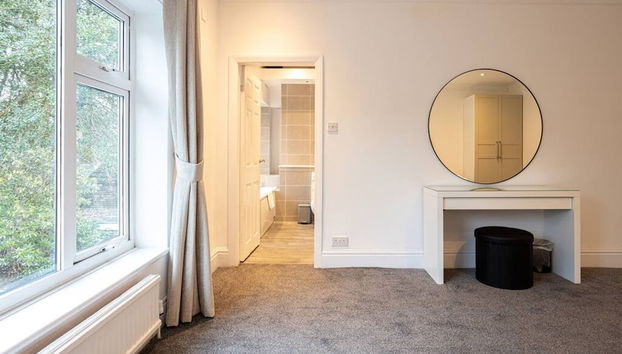 Spacious House With Parking Near Heaton Park - Foto 4, Habitación