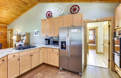 Family Cabin with Private Hot Tub and Views in Boone! - Foto 6