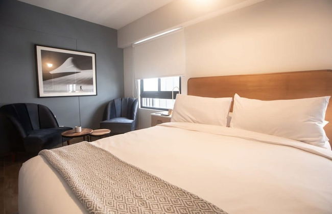 w Elegant 2BR in the Heart of Miraflores - Photo 16