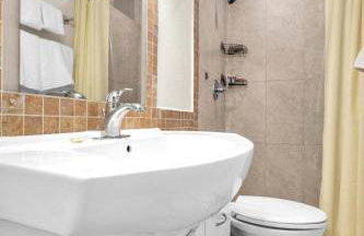 Tropical Park Oasis Peaceful Miami Family Home - Photo 19