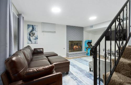 Beautiful Overland Park 3 King Bed Modern Getaway - Foto 21