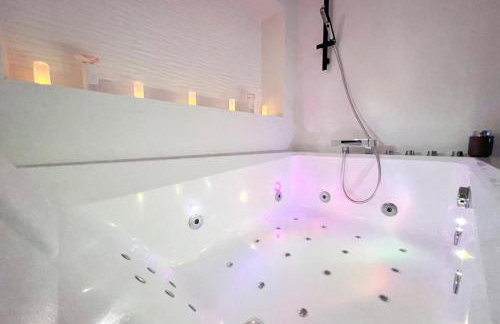 Dark Room Perpignan aux 50 nuances Jacuzzi Privé - Foto 22