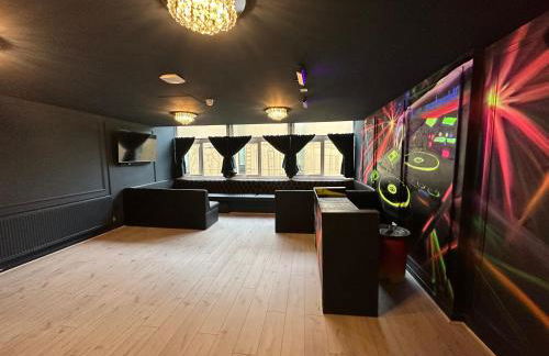 Unique city centre DJ apartment - sleeps 20 - Foto 1