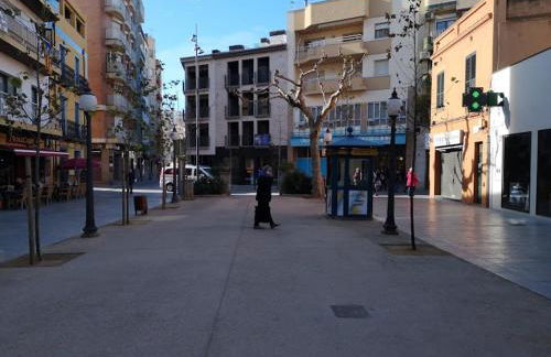 Fantástico Apartamento en el centro de Blanes y a 150mts de la Playa - Photo 20