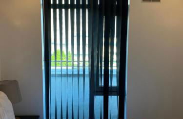 Cozy Entire Apartment with Free onsite Parking, 2-Min Walk to Barking Station - Foto 3