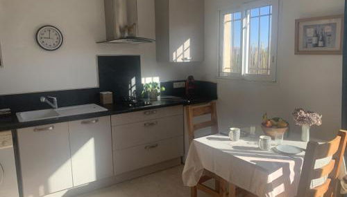 Charmante maisonnette proche du centre du village - Foto 3