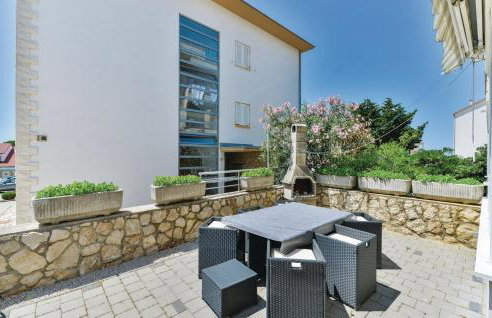 Beautiful vacation apartment Ivana in Novalja - Photo 12