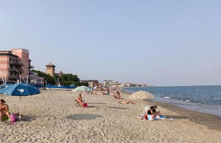 Karina, to the beach with terrace and private parking - Foto 6