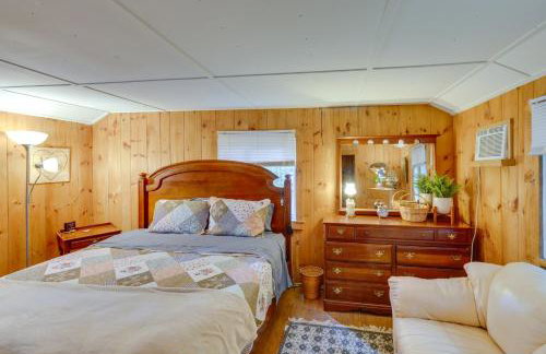 Rustic Berkshires Cottage at Lake Buel with Kayaks! - Foto 13