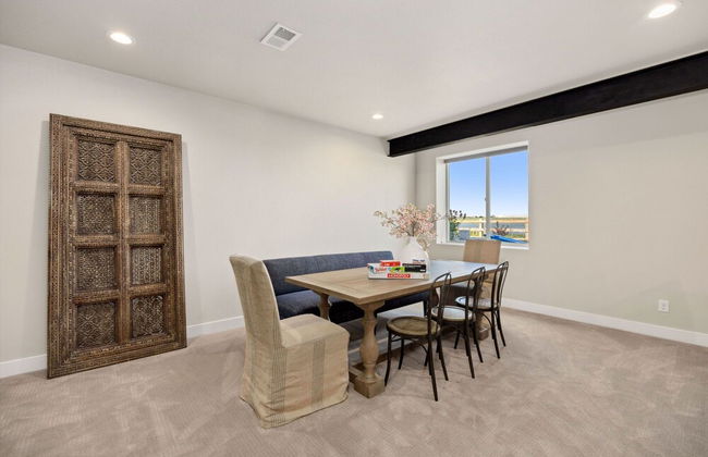 Upscale Waterfront Estate With Mountain Sunset Views - Foto 25